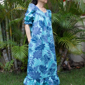 Hawaiian Muumuu Dresses for Women Made in Hawaii Muumuus Tiare Flower Navy