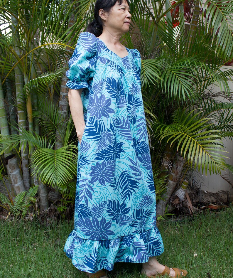 Hawaiian Muumuu Dresses for Women Made in Hawaii Muumuus Tiare Flower Navy