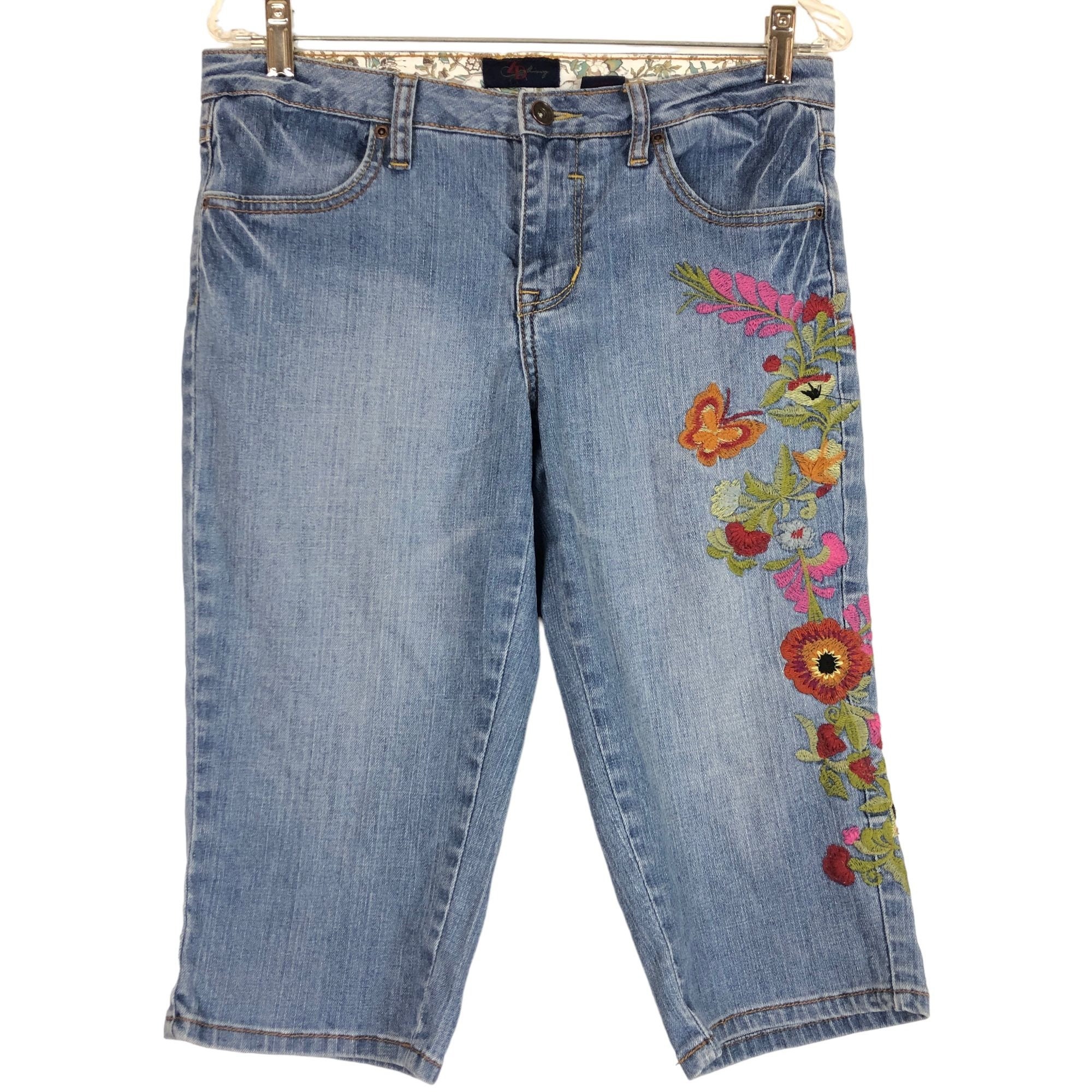 Embroidered capris outlet