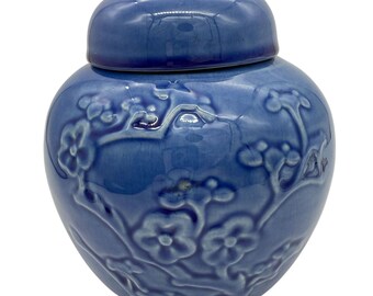 Pote de gengibre Metlox Blue Cherry Blossom com tampa, cerâmica californiana com relevo floral.