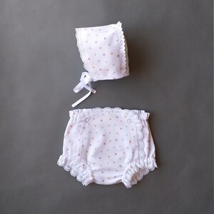 Baby hood and panties set. Bonnet pants set.