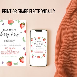Puede incluir: Una invitaci&oacute;n imprimible para una fiesta de primer cumplea&ntilde;os con tem&aacute;tica de bayas. La invitaci&oacute;n presenta una ilustraci&oacute;n de acuarela de fresas, ar&aacute;ndanos y frambuesas. El texto de la invitaci&oacute;n dice: "Ella Ruth's berry first birthday. Join us for a sweet celebration. July 24, 2024, 2-4pm, 123 Berry Farm Road, Strawberry, Texas. RSVP to Mom: 555-555-5555."