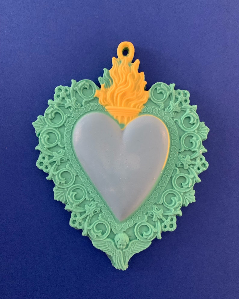 ex voto heart image 7