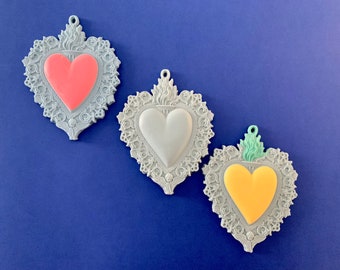 3 Ex Voto in resin (13 x 10 cm)