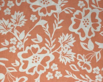 Cream Floral on Peach Scrub Cap