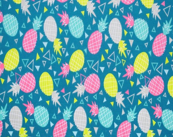 SUM - Retro Pineapples Scrub Cap