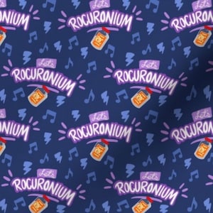Może przedstawiać: Ciemnoniebieska tkanina z powtarzającym się wzorem słów "Let's Rocuronium" w białym skrypcie, z ilustracjami butelek z lekarstwami i nut muzycznych w odcieniach fioletu i niebieskiego.