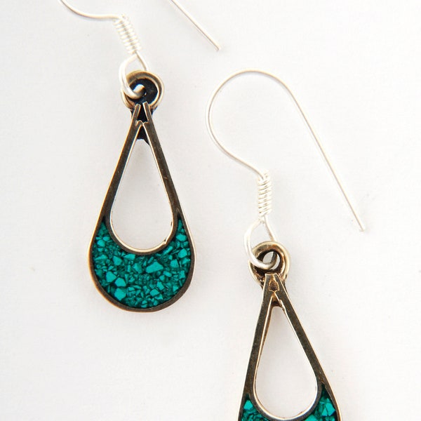 Small green drop earrings, tear drop, Mothers Day,  20mm, hand made Taxco, fair trade gift from Mexico (M1000a)