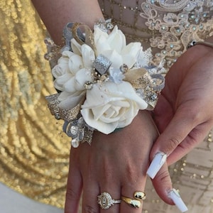 Armband-Corsage mit extra benutzerdefinierten Akzenten, Sola-Holzblumen, optional mit passender Boutonniere
