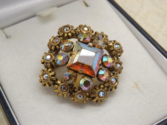 suggéré ** Broche fantaisie vintage en métal doré suggéré ** Broche fantaisie vintage en métal doré