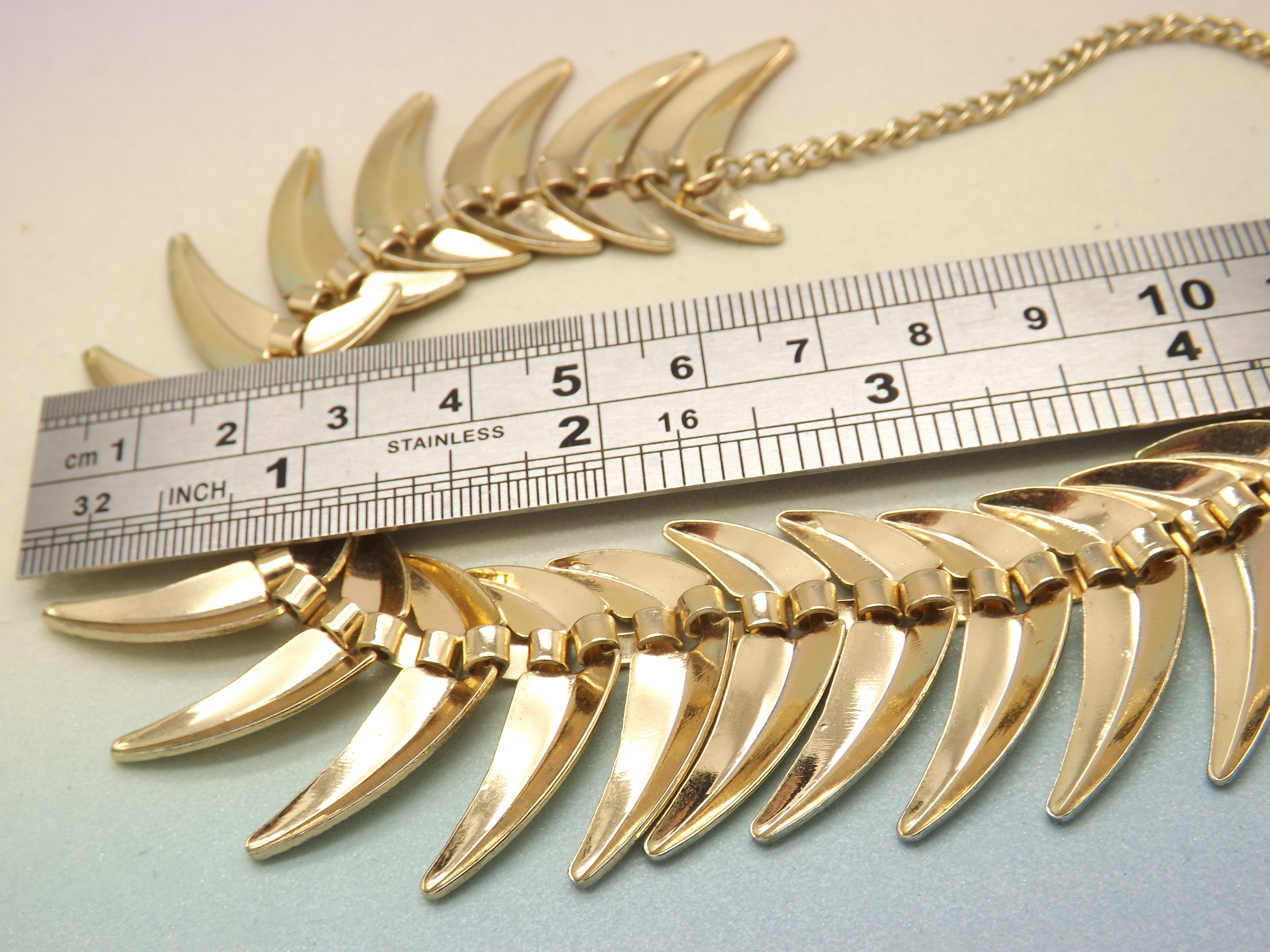 ◆VINTAGE HOLLYWOOD◆ Ornament Drop Necklace VH249ONE002M 1950's Rhinestone Necklace, Glamorous Rhinestone Drop