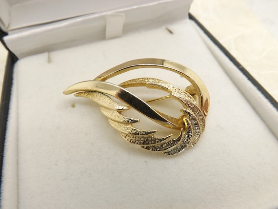 A superb Sphinx abstract leaf design vintage jewe… - image 1