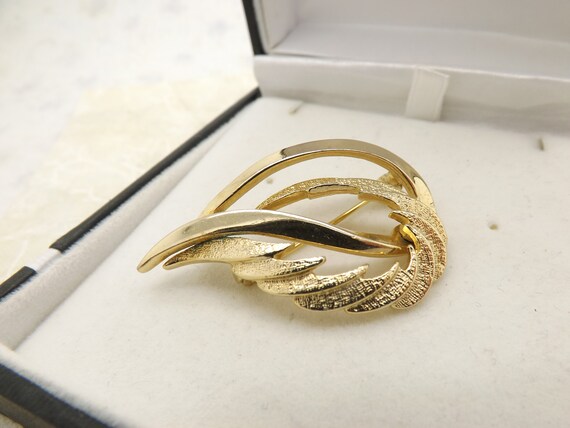 A superb Sphinx abstract leaf design vintage jewe… - image 2