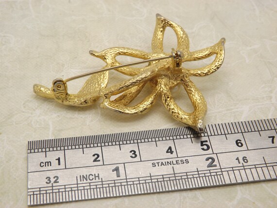 Broche Vintage Dorée Avec Perle - Hauteur 5 Cm - Parfait état - Bijou Rétro Occasion
