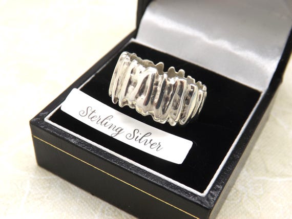 A superb solid hallmarked silver band style vinta… - image 1