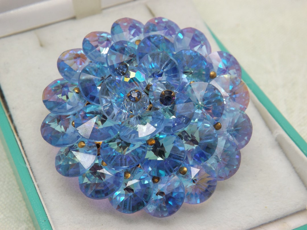 Ancienne Broche En Verre Bleu Facetté – Bijou Vintage – Bon état