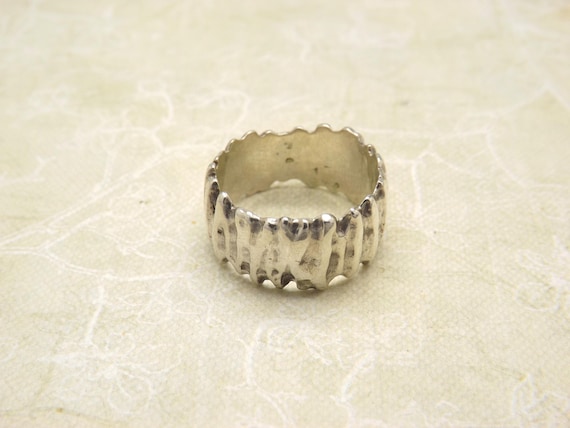 A superb solid hallmarked silver band style vinta… - image 3