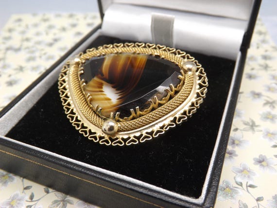 A very fine large stone triangular design vintage… - image 1