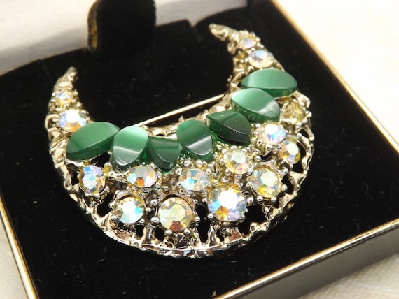 Broche Métal Doré Avec Pierre Verte Et Strass – Motif Fleur, Neuf Sans Emballage