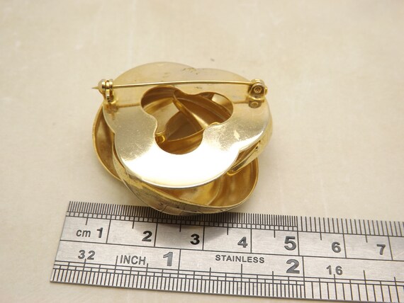 Broche Rétro Clip En Métal Doré - Diamètre 4cm - Occasion Vintage