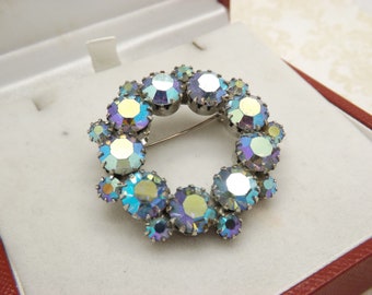 A Beautiful Early Period Round Design Vintage Jewelry Brooch