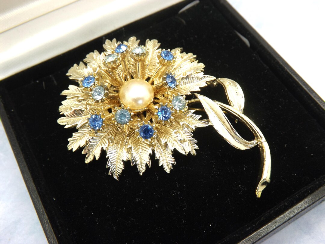 Broche Camée Argentée Avec Pierre Bleue Et Strass - Style Vintage, Neuf Sans Emballage