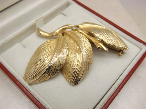 A very fine Sphinx large leaf design vintage jewe… - image 2