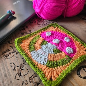 Mushroom Toadstool Granny Square Crochet- PDF- pattern