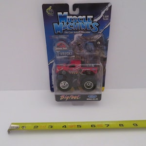 Muscle Machines Jurassic Park T-Wrecks Bigfoot Ford 1:64 Scale 2003 MOC