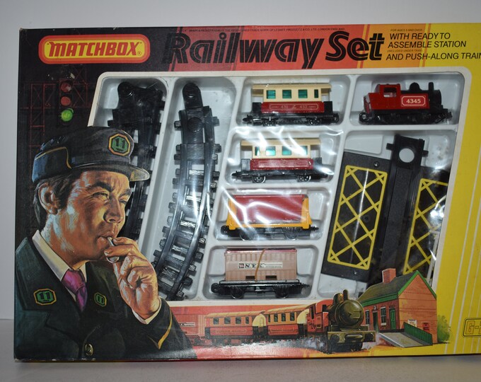 Matchbox Railway Set G-2 Track & 5 Train Pieces Complete 1979 Nice W ...