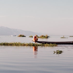 Travel photography Myanmar Burma Lake Inle Fisherman Alexandre CHARGROS Photography achargros.com image 1