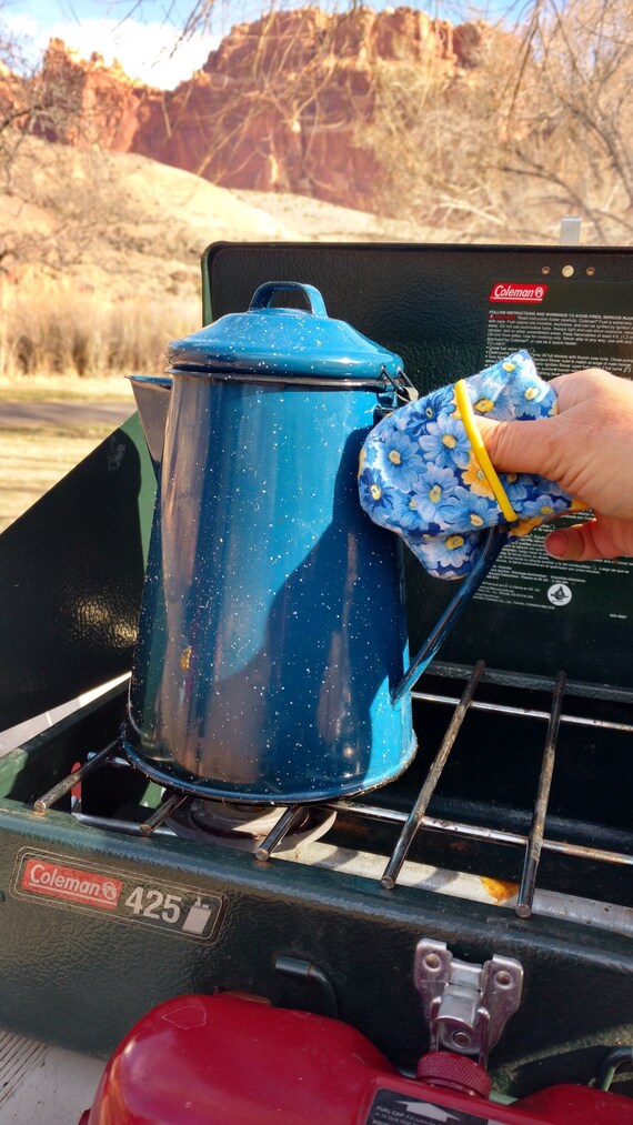 Camp Chef Potholder - Compact Oven Mitt or Potholder for the Camper, RVer, Tailgater, or Home Cook
