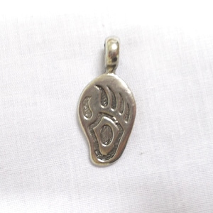 Apex Predator BEAR CLAW Tracker Grizzly Alaskan Wildlife Brown Bear Black Bear Animal Pewter Pendant Adj Cord Necklace