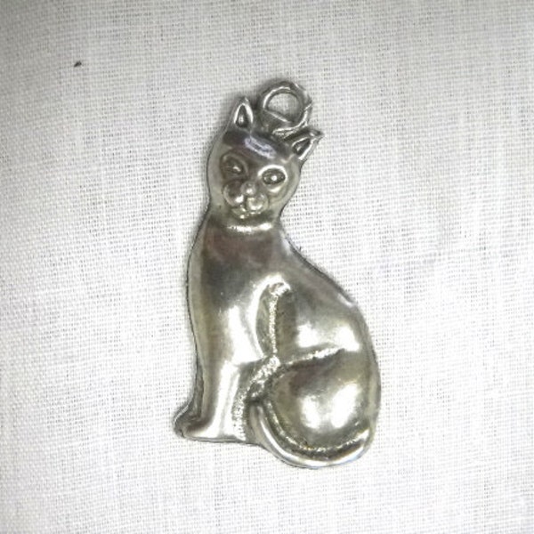 Hand Cast Pewter Sitting KITTY CAT Animal Silver Pendant on Adjustable Cord Necklace Felion Domestic Cat Pet Lovers Soft Kitty Waarm Kitty