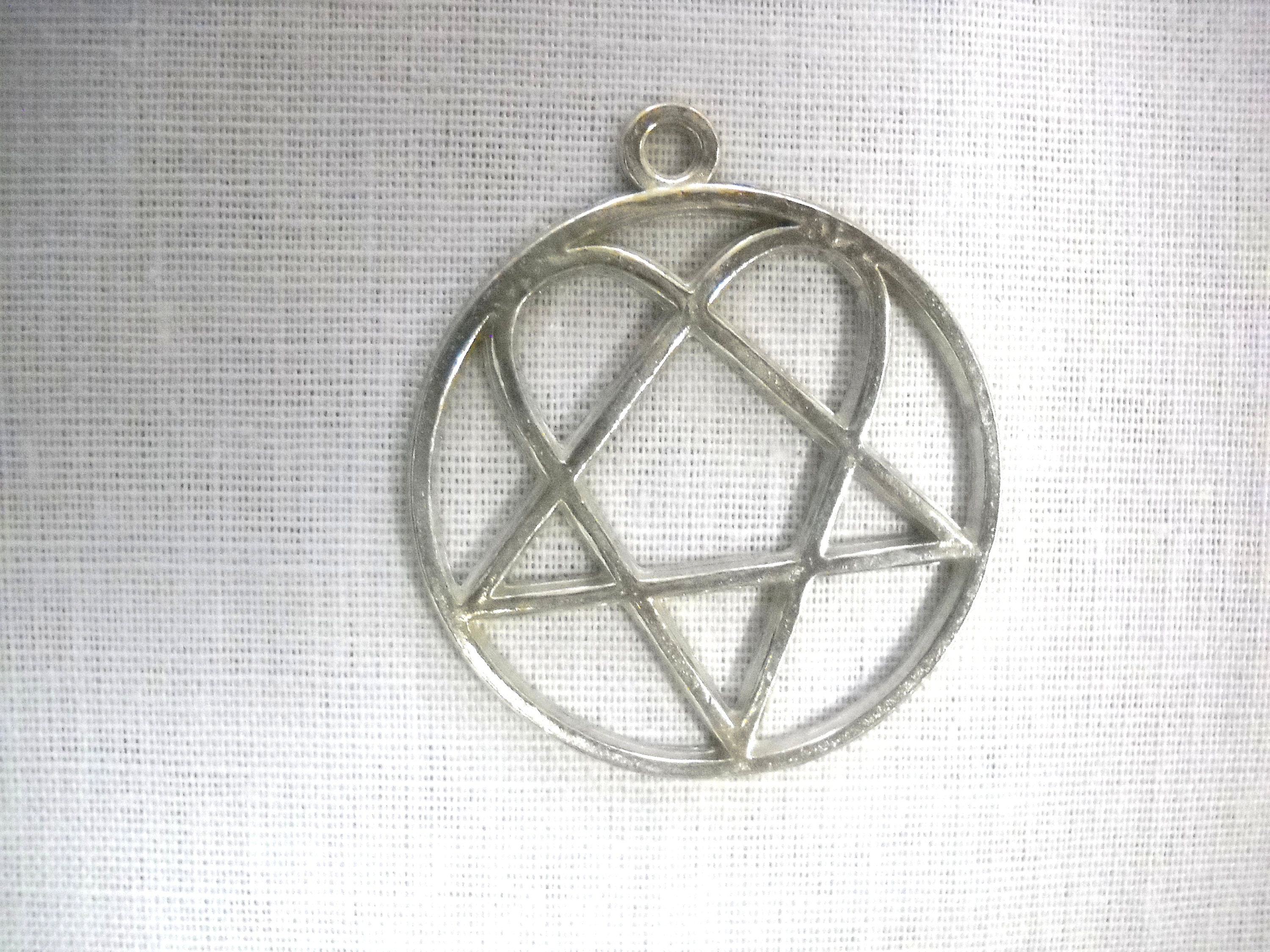 Round Heart Pentagram Silver Color American Pewter Pendant on 30