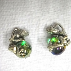 Detailed Feet GECKO LIZARD Hugging Green Glass Ball Solid Hand Cast Silver Pewter Pendant on Adjustable Cord Necklace