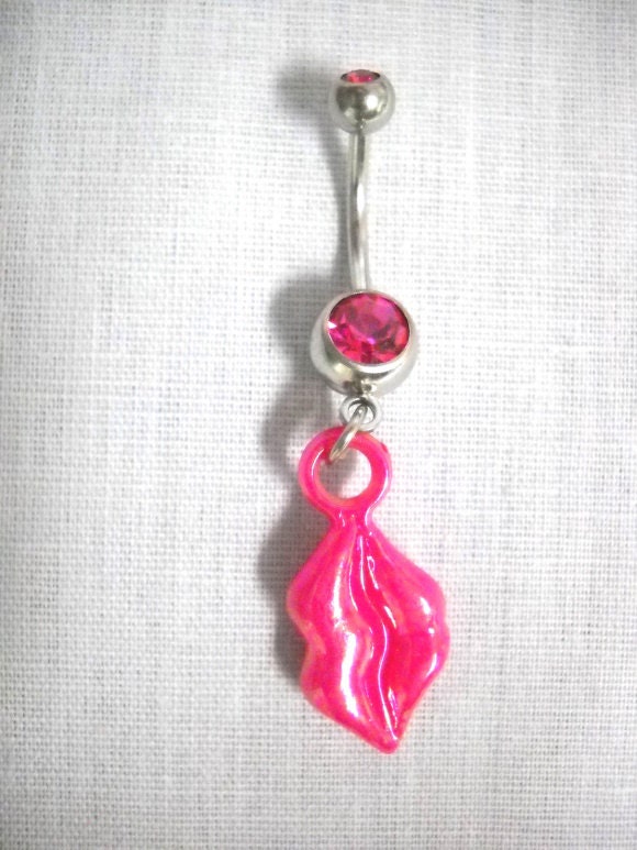 Fashion Model Sexy HOTTIE PINK Lips Glamour Girl Luscious Lipstick Kiss Dangling Charm on 14g Double Dazzling Pink CZ Navel Ring Belly Bar
