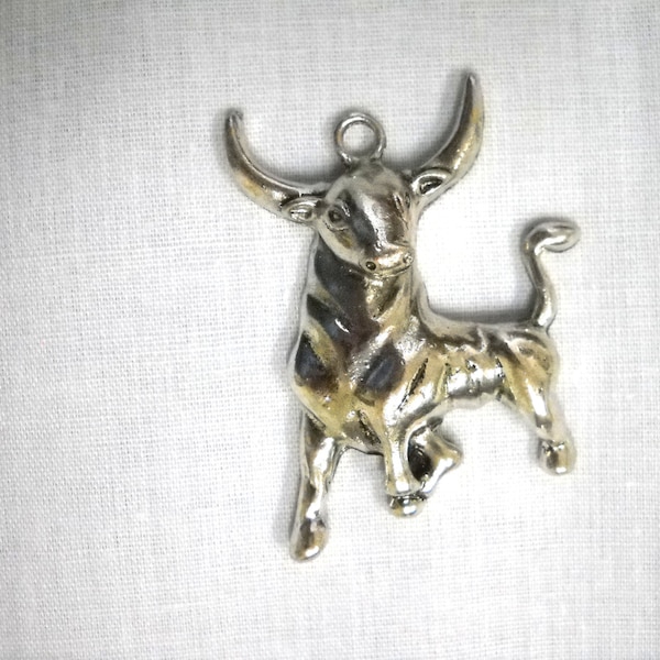 El Toro Taurus Zodiac Sign BULL Bovine Running of the Bulls Bright Silver Alloy Metal Pendant on Adjustable Cord Necklace