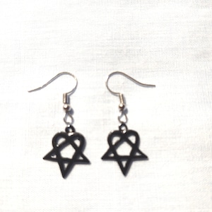 HEART PENTAGRAM Black Enamel Over Pewter Charms USA Silver Pewter Dangling Rock Goth Musical Earrings