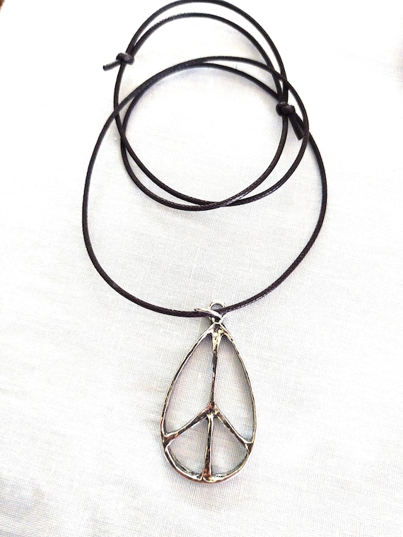 Skeleteen Silver Peace Sign Pendant - 1960s 1970s Hippie Party Accessories Necklace  1 Piece Ap B07gjshmp7