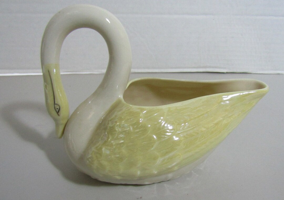 Vintage Belleek Ireland Porcelain Swan Ivory Luster Reg No 0857 Creamer