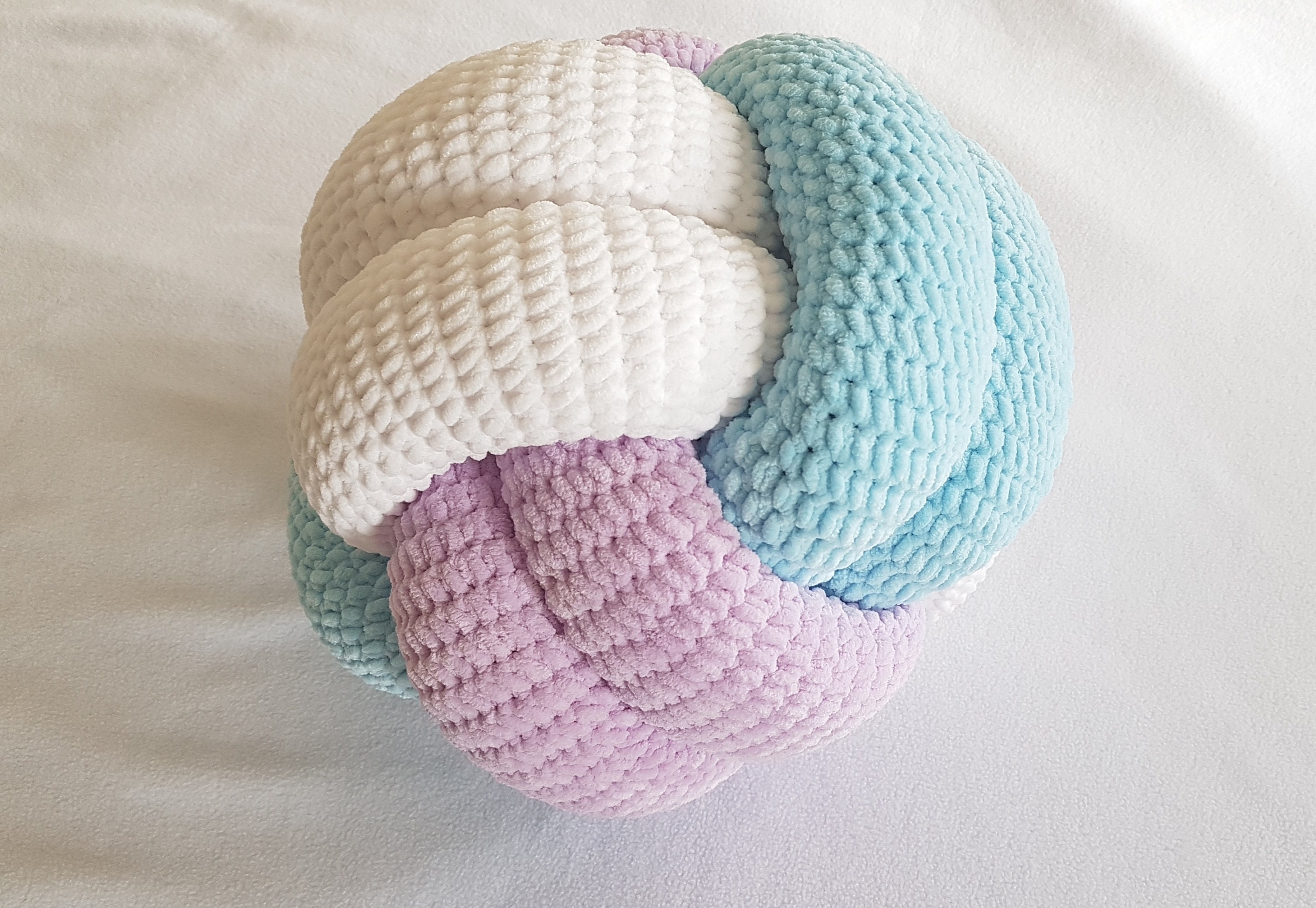 Crochet knot pillow hot sale