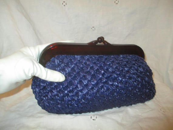 vintage La Regale straw kiss lock clutch View 2