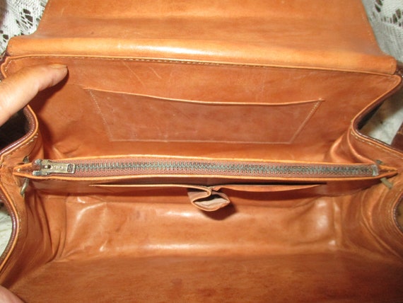 Tooled leather shoulder bag - image 6