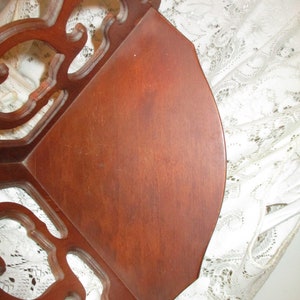 Corte láser de madera de cerezo esquina estante de pared | Etsy