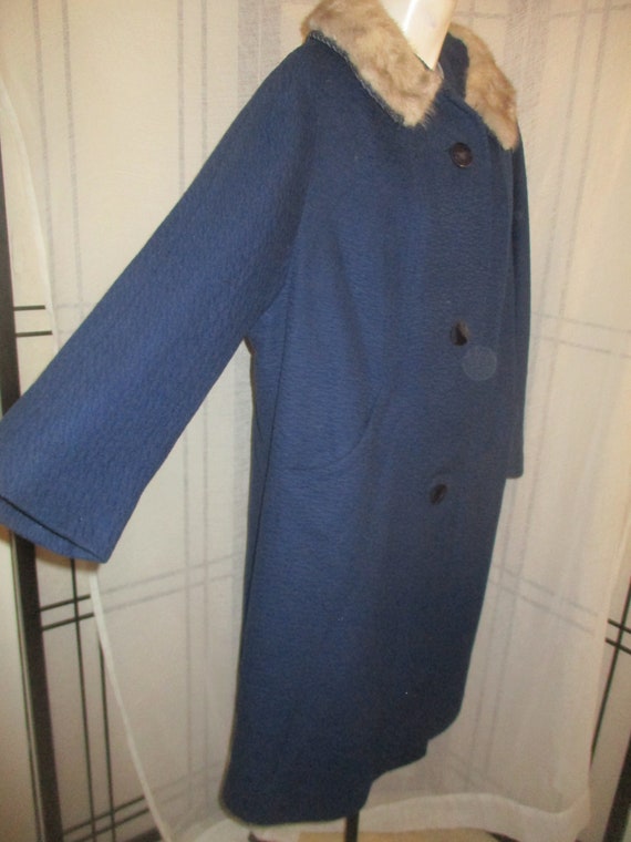 Full cut wool coat with mink collar - image 5