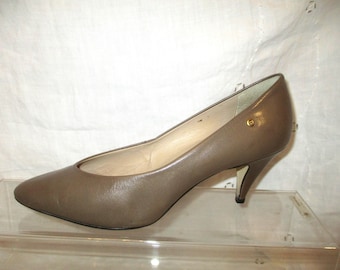Décolleté vintage in pelle "Gail IV" di Etienne Aigner