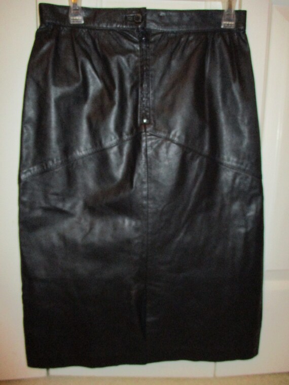 Vintage La vogue black leather skirt - image 4