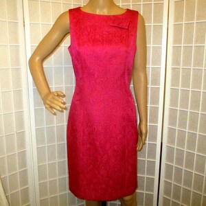 green emerald velvet dress David Meister