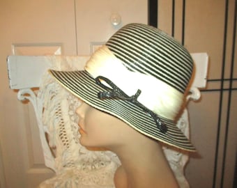 1980s Red Adolfo II Brimmed Straw Hat With Chin Strap Bonwit  display picture 1